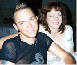 travisdebsmile.jpg (19717 bytes)